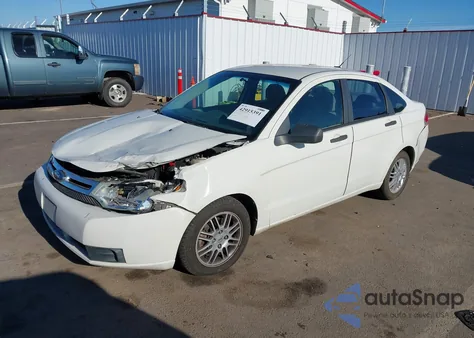 2010 Ford Focus Se z USA, uszkodzony, nr VIN 1FAHP3FN5AW146398